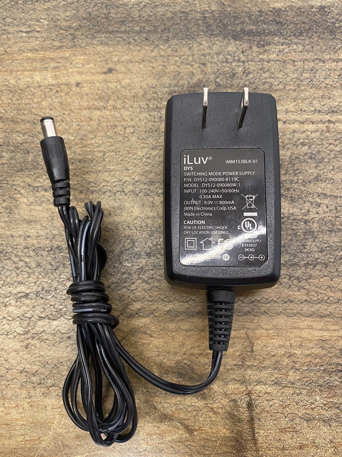 iLuv Switching Mode Power Supply Model DYS12-090080W-1(Output 9.0V 800mA) Compatible Brand: For iL